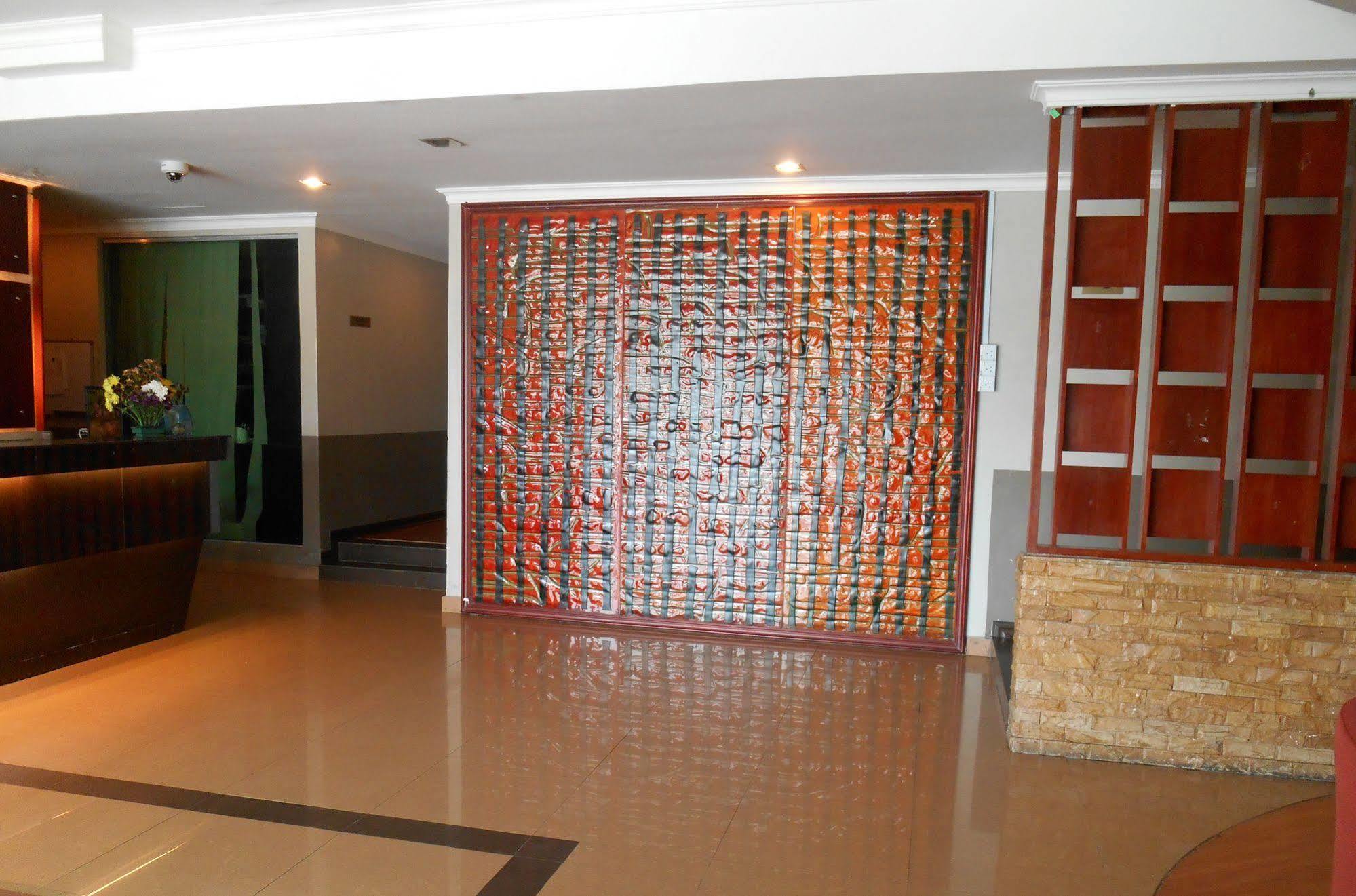 Sai Villa Hotel Near Klia & Klia2 Nilai Exterior foto